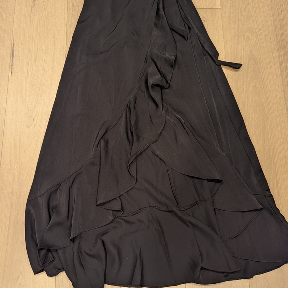 Elegant Black Faux Wrap Dress - Picture 14 of 14